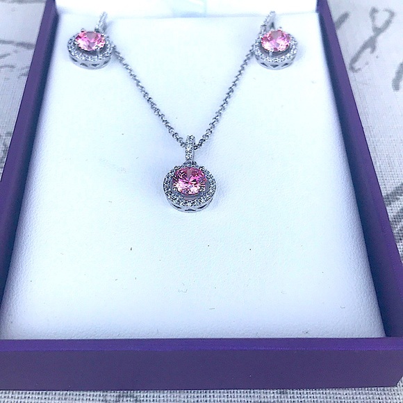 SILVER CUBIC ZIRCONIA
necklace & earring set. - Picture 4 of 4